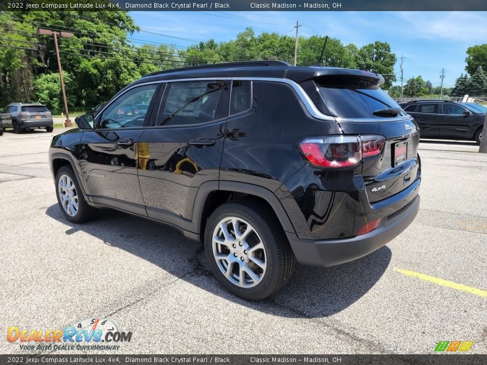 2022 Jeep Compass Latitude Lux 4x4 Diamond Black Crystal Pearl / Black Photo #9