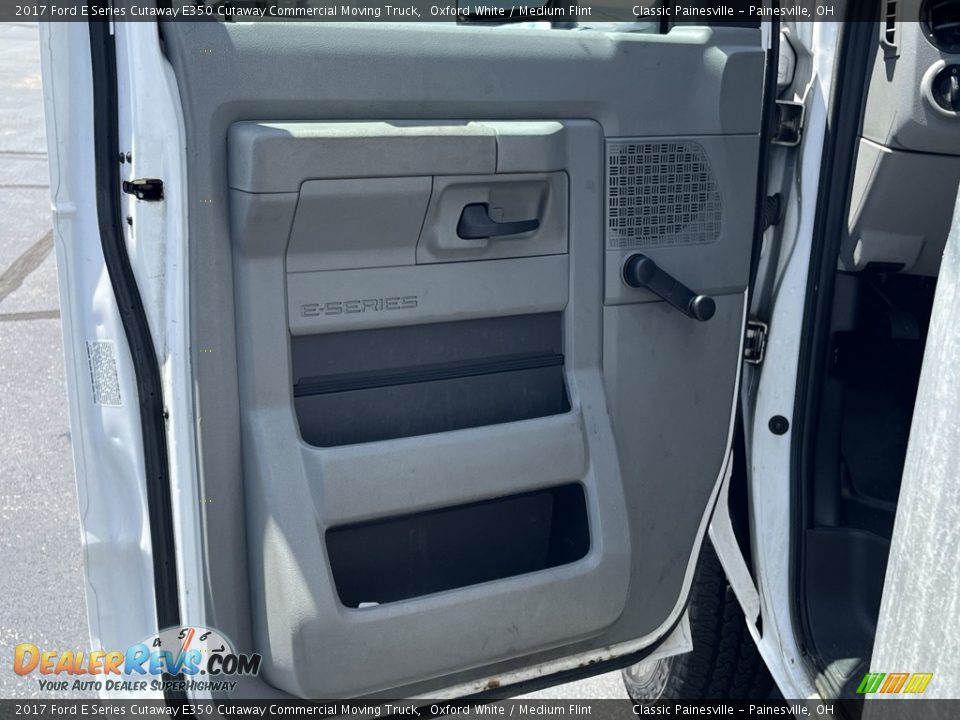 2017 Ford E Series Cutaway E350 Cutaway Commercial Moving Truck Oxford White / Medium Flint Photo #10