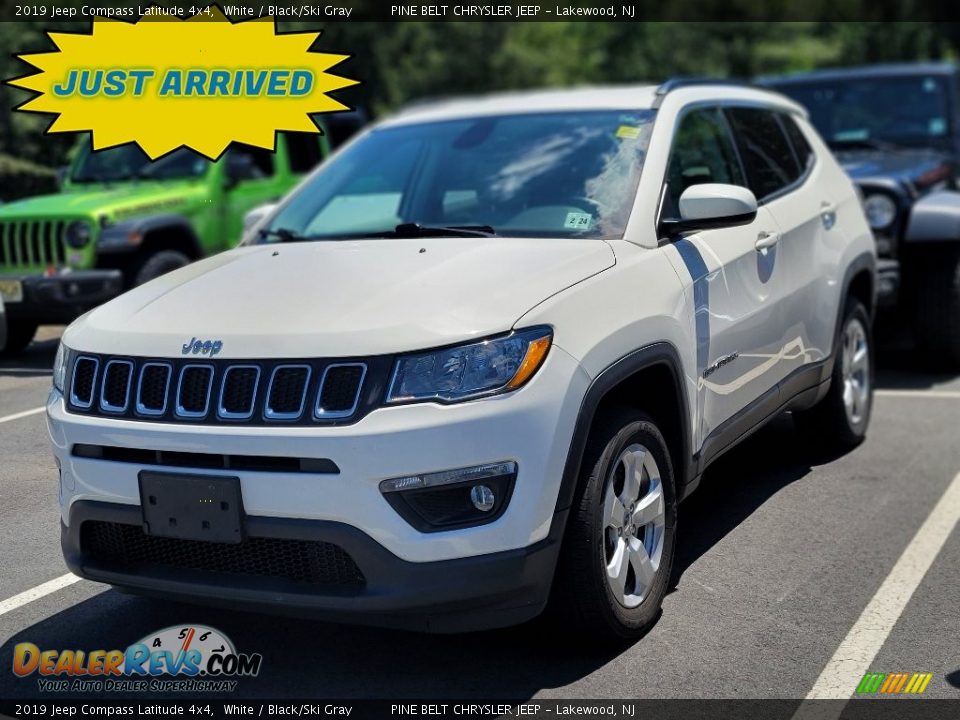 2019 Jeep Compass Latitude 4x4 White / Black/Ski Gray Photo #1