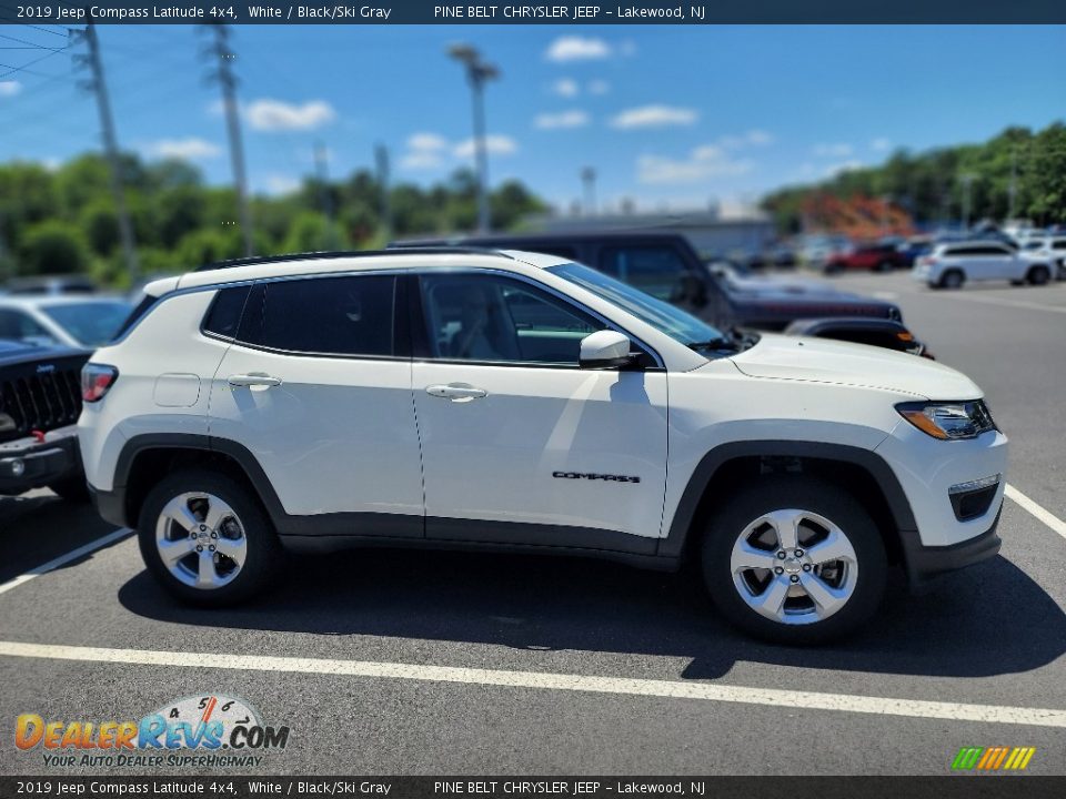 2019 Jeep Compass Latitude 4x4 White / Black/Ski Gray Photo #4