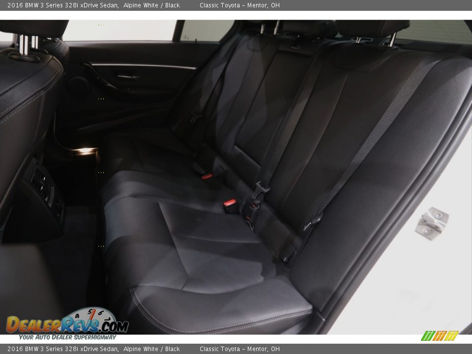 2016 BMW 3 Series 328i xDrive Sedan Alpine White / Black Photo #21
