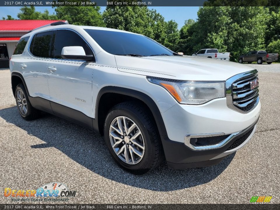 Front 3/4 View of 2017 GMC Acadia SLE Photo #2