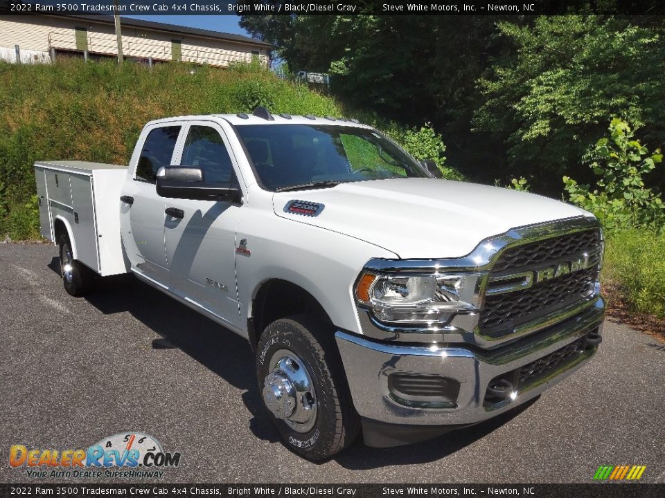 2022 Ram 3500 Tradesman Crew Cab 4x4 Chassis Bright White / Black/Diesel Gray Photo #4