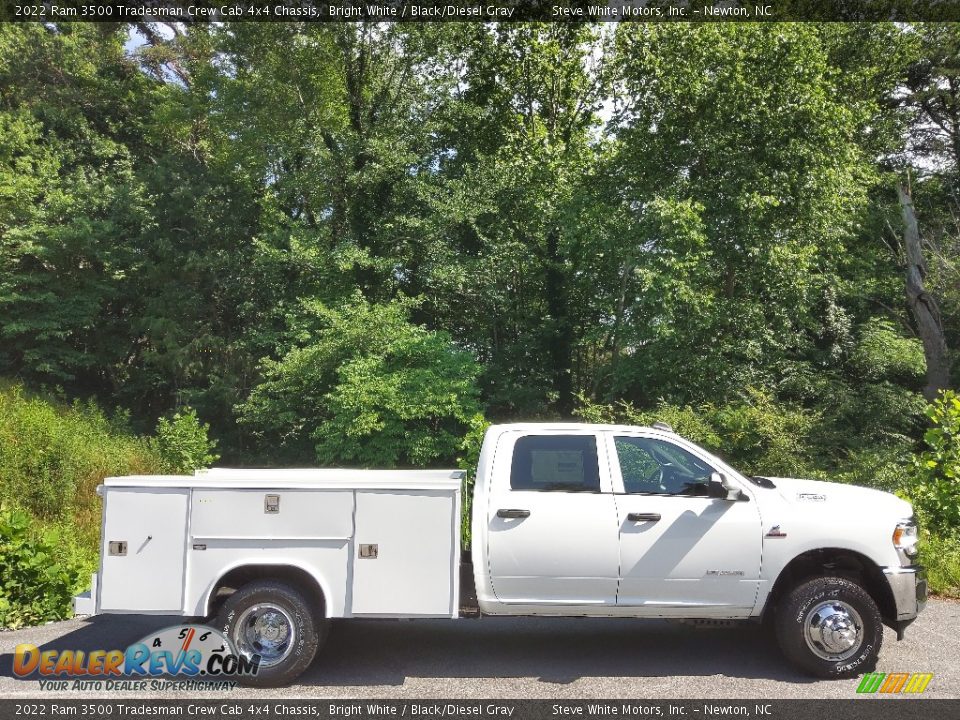 2022 Ram 3500 Tradesman Crew Cab 4x4 Chassis Bright White / Black/Diesel Gray Photo #5