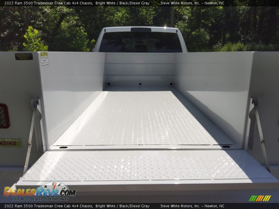 2022 Ram 3500 Tradesman Crew Cab 4x4 Chassis Bright White / Black/Diesel Gray Photo #9