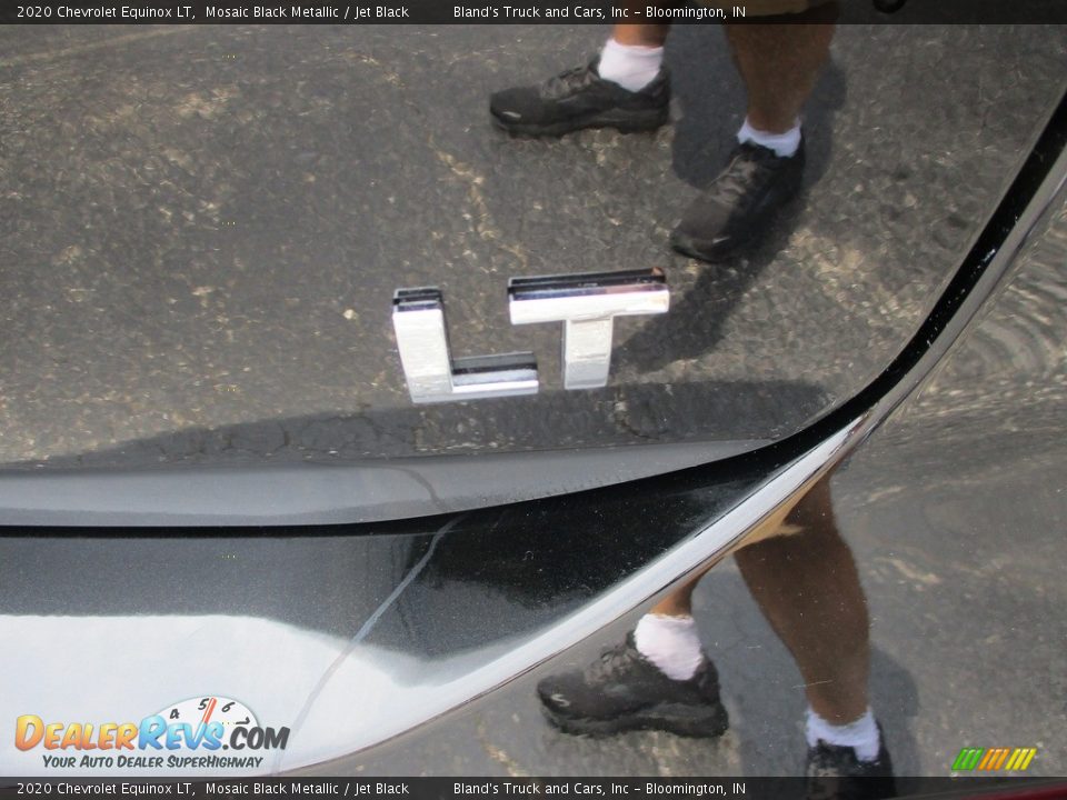 2020 Chevrolet Equinox LT Mosaic Black Metallic / Jet Black Photo #28