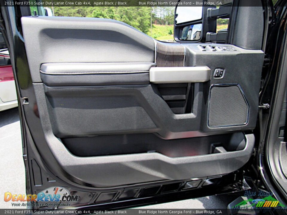 Door Panel of 2021 Ford F350 Super Duty Lariat Crew Cab 4x4 Photo #10