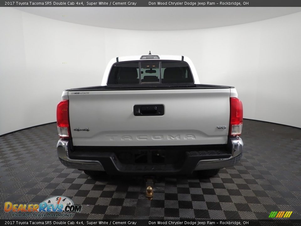 2017 Toyota Tacoma SR5 Double Cab 4x4 Super White / Cement Gray Photo #7