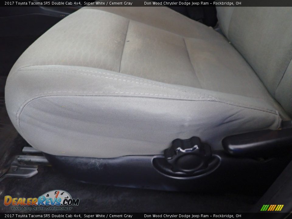 2017 Toyota Tacoma SR5 Double Cab 4x4 Super White / Cement Gray Photo #12