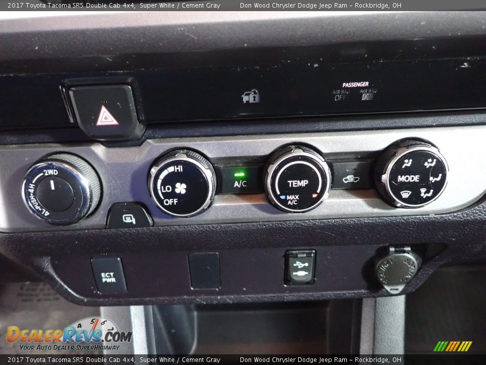 2017 Toyota Tacoma SR5 Double Cab 4x4 Super White / Cement Gray Photo #18