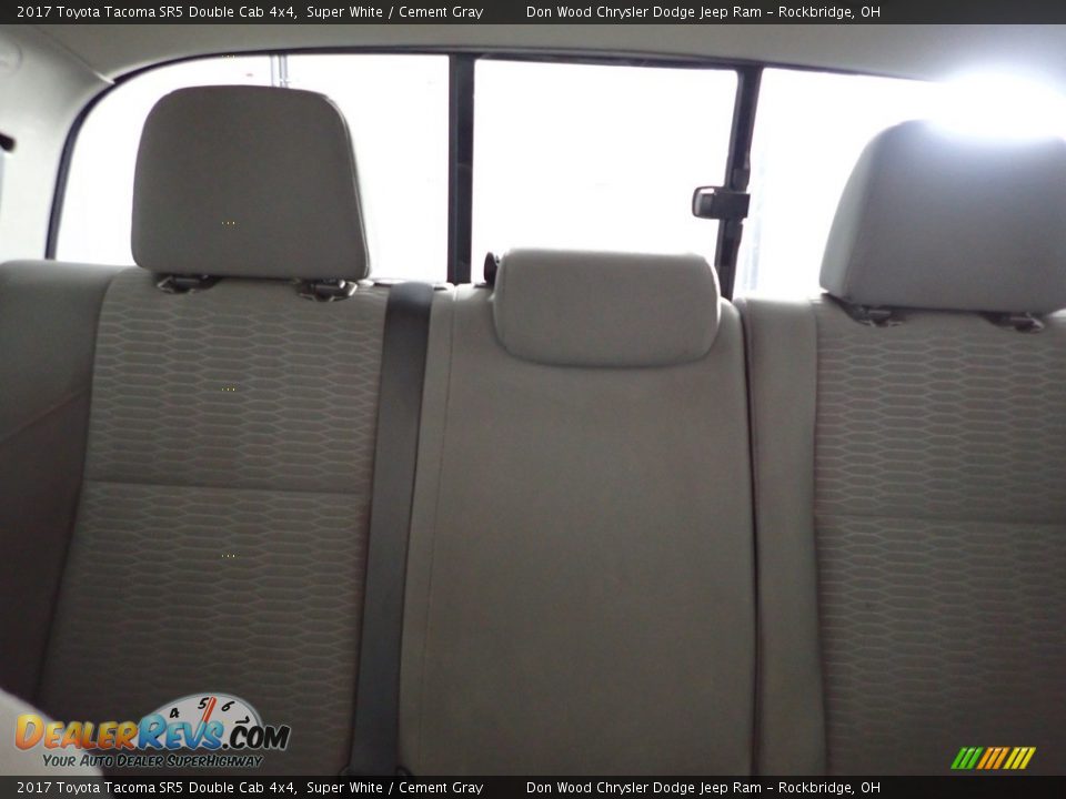2017 Toyota Tacoma SR5 Double Cab 4x4 Super White / Cement Gray Photo #20