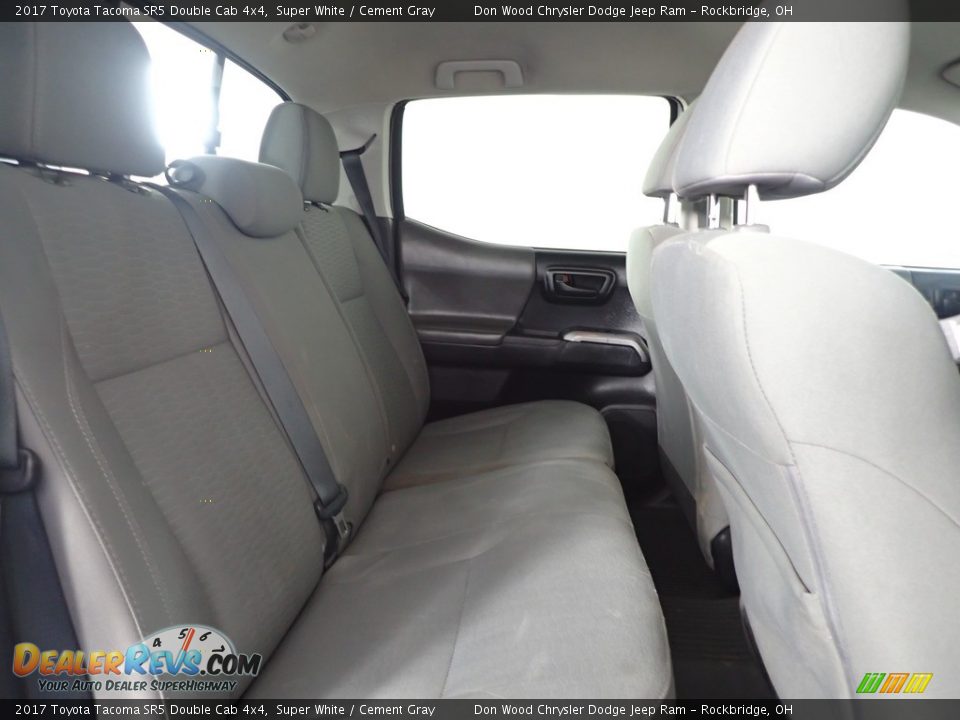 2017 Toyota Tacoma SR5 Double Cab 4x4 Super White / Cement Gray Photo #27