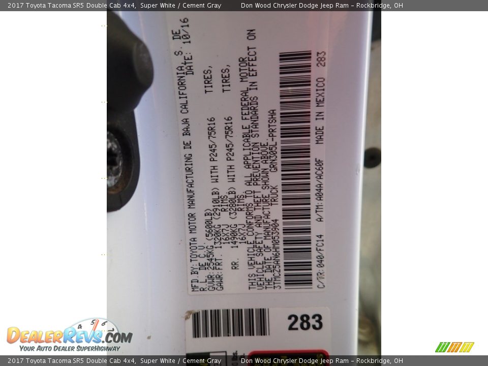 2017 Toyota Tacoma SR5 Double Cab 4x4 Super White / Cement Gray Photo #30