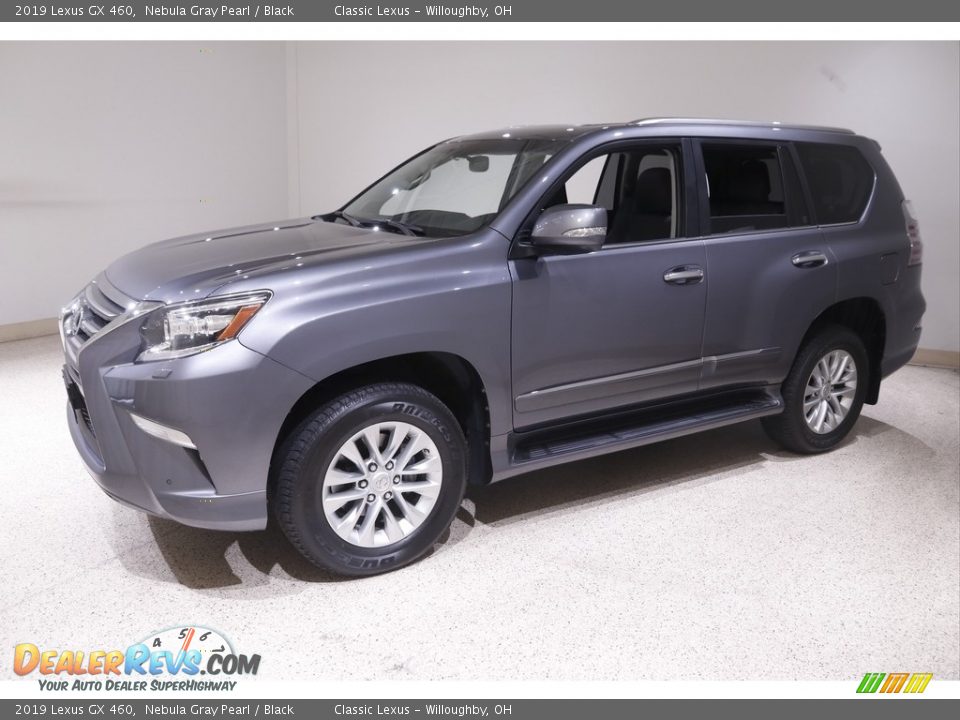 Front 3/4 View of 2019 Lexus GX 460 Photo #3
