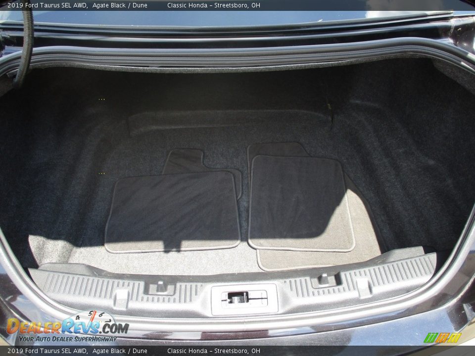 2019 Ford Taurus SEL AWD Agate Black / Dune Photo #13