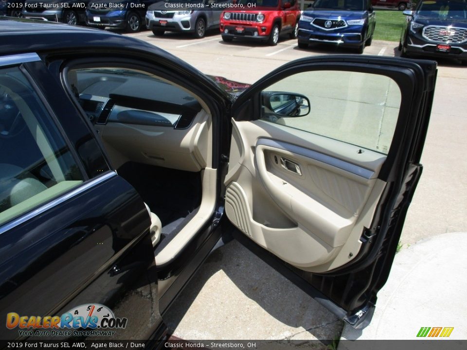 2019 Ford Taurus SEL AWD Agate Black / Dune Photo #16