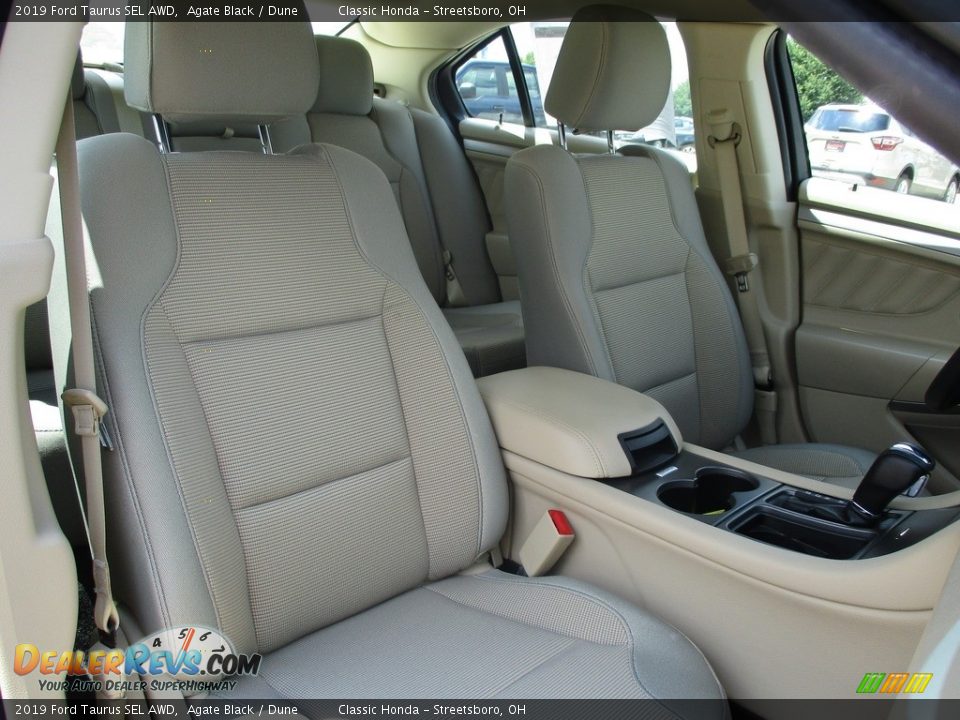 2019 Ford Taurus SEL AWD Agate Black / Dune Photo #18