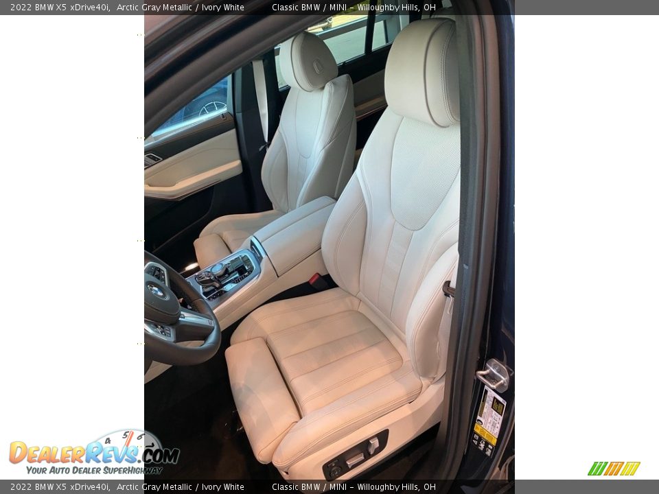 Ivory White Interior - 2022 BMW X5 xDrive40i Photo #4