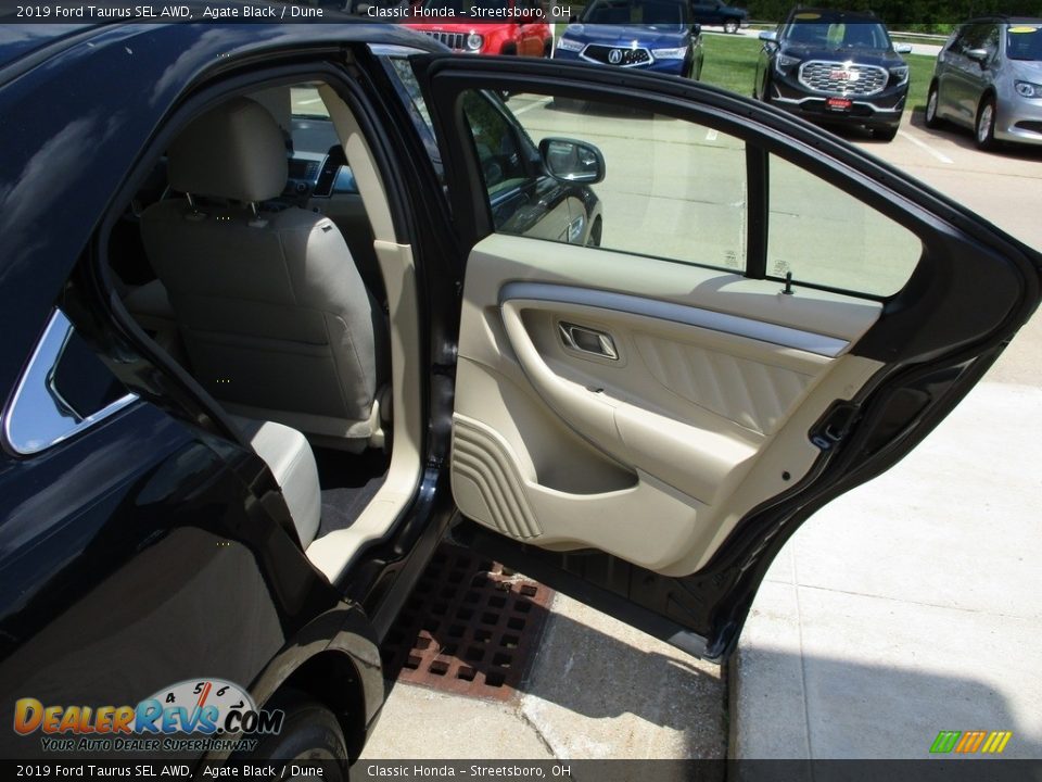 2019 Ford Taurus SEL AWD Agate Black / Dune Photo #20