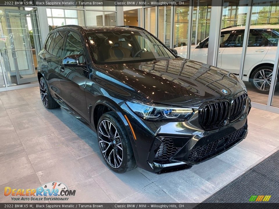 Front 3/4 View of 2022 BMW X5 M  Photo #1