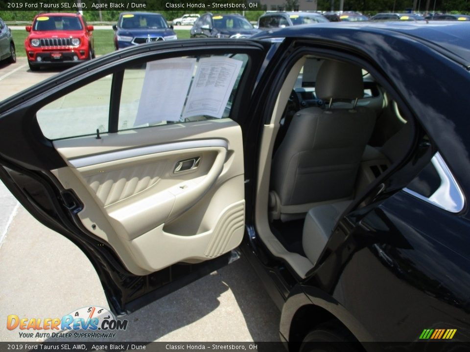 2019 Ford Taurus SEL AWD Agate Black / Dune Photo #23