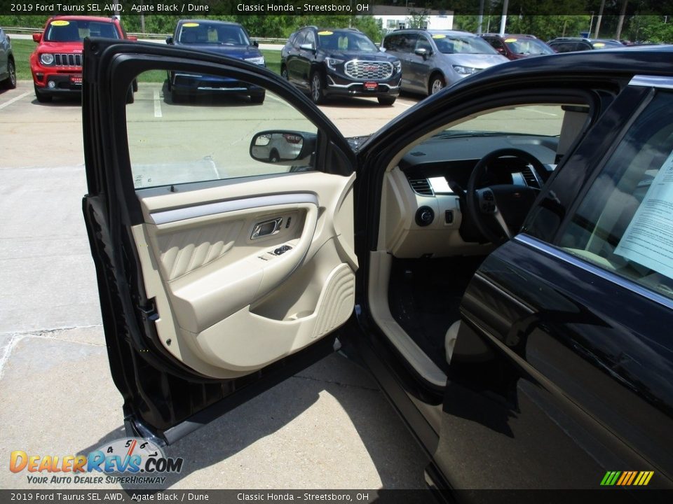 2019 Ford Taurus SEL AWD Agate Black / Dune Photo #26