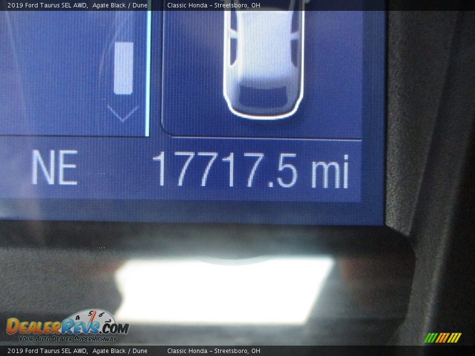 2019 Ford Taurus SEL AWD Agate Black / Dune Photo #31