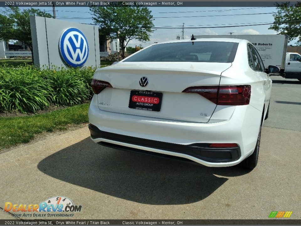 2022 Volkswagen Jetta SE Oryx White Pearl / Titan Black Photo #4