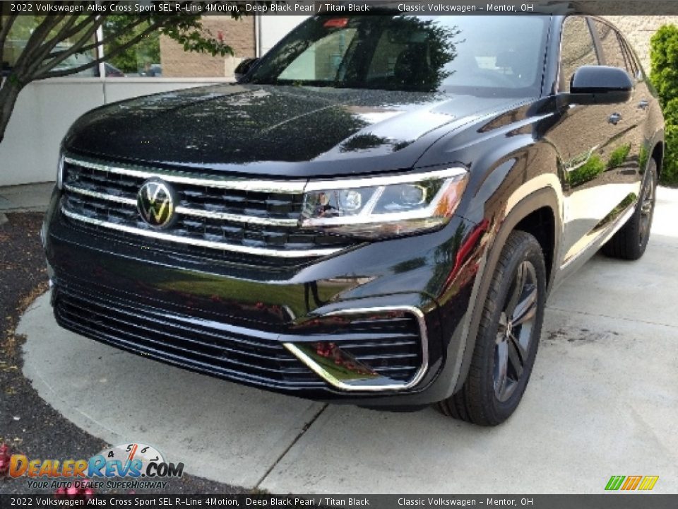 2022 Volkswagen Atlas Cross Sport SEL R-Line 4Motion Deep Black Pearl / Titan Black Photo #1