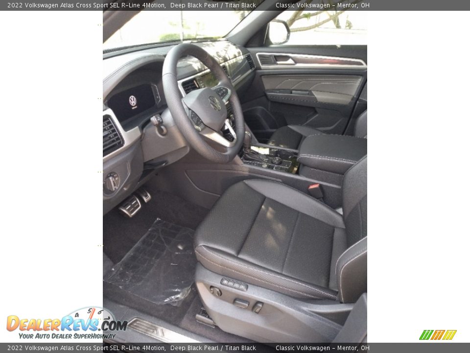 2022 Volkswagen Atlas Cross Sport SEL R-Line 4Motion Deep Black Pearl / Titan Black Photo #2
