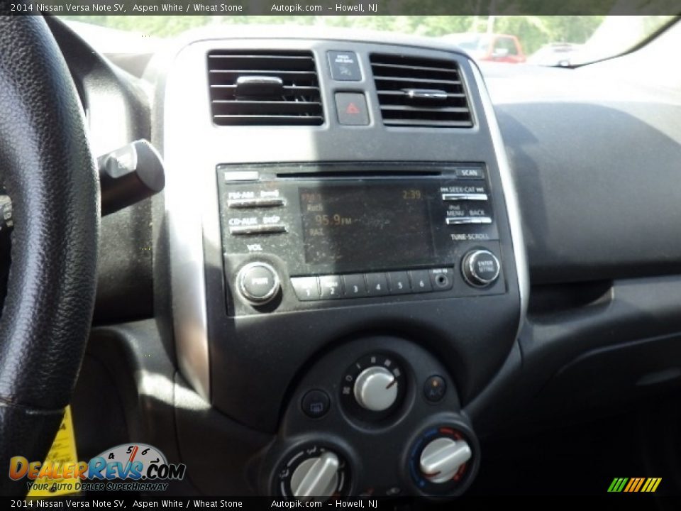 2014 Nissan Versa Note SV Aspen White / Wheat Stone Photo #12