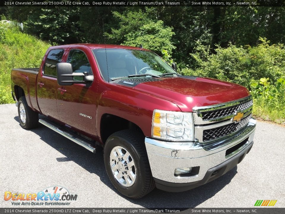 Front 3/4 View of 2014 Chevrolet Silverado 2500HD LTZ Crew Cab Photo #5