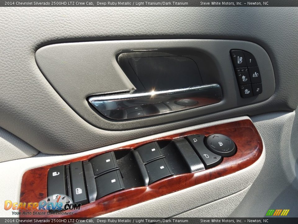 Door Panel of 2014 Chevrolet Silverado 2500HD LTZ Crew Cab Photo #11