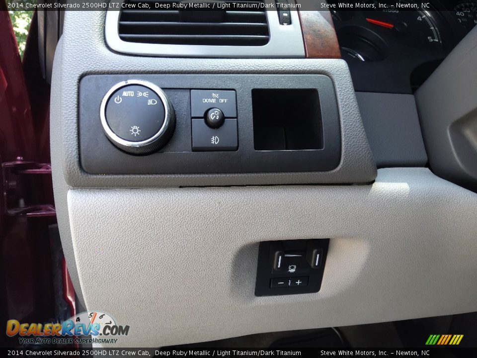 Controls of 2014 Chevrolet Silverado 2500HD LTZ Crew Cab Photo #18