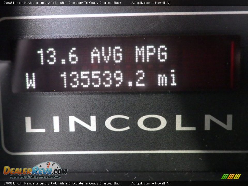 2008 Lincoln Navigator Luxury 4x4 White Chocolate Tri Coat / Charcoal Black Photo #10