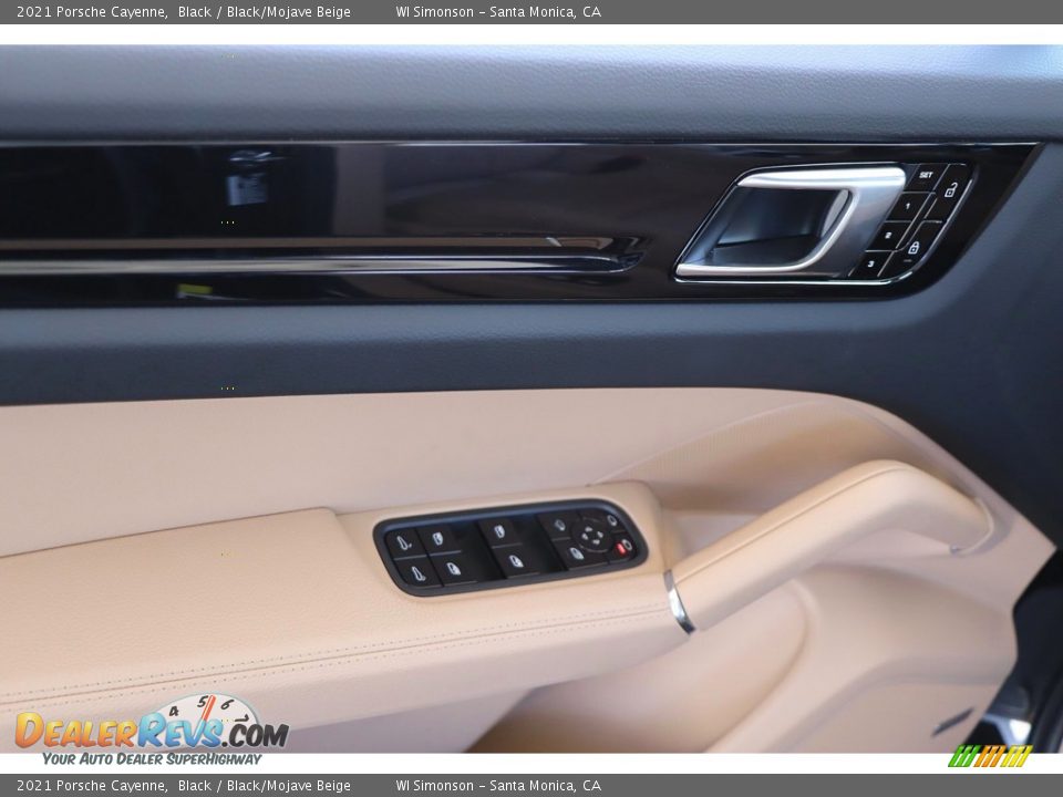 Door Panel of 2021 Porsche Cayenne  Photo #13