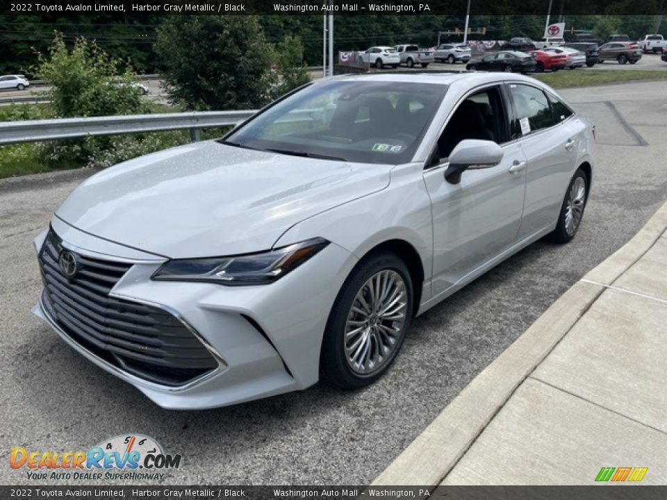 Front 3/4 View of 2022 Toyota Avalon Limited Photo #7