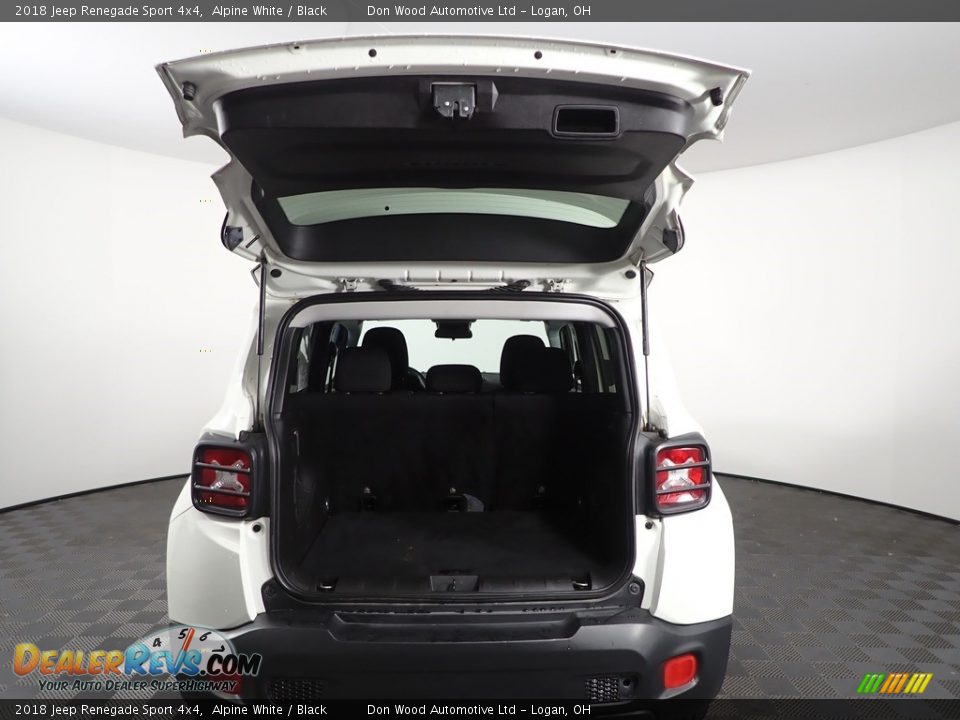 2018 Jeep Renegade Sport 4x4 Alpine White / Black Photo #8