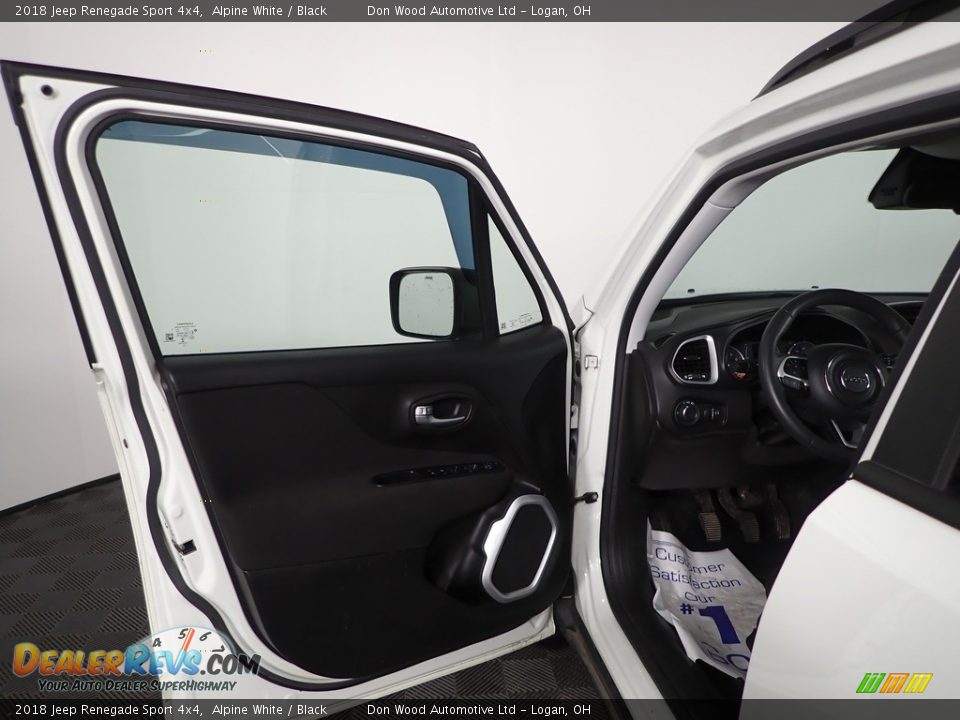 2018 Jeep Renegade Sport 4x4 Alpine White / Black Photo #11