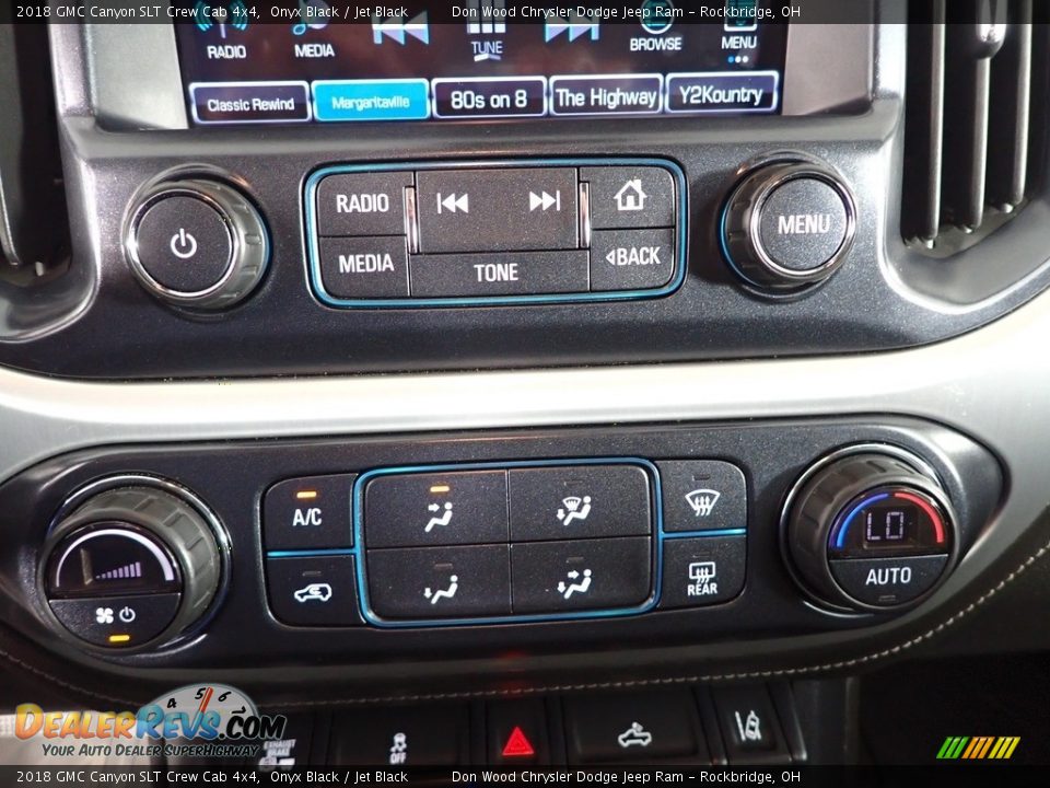 Controls of 2018 GMC Canyon SLT Crew Cab 4x4 Photo #21