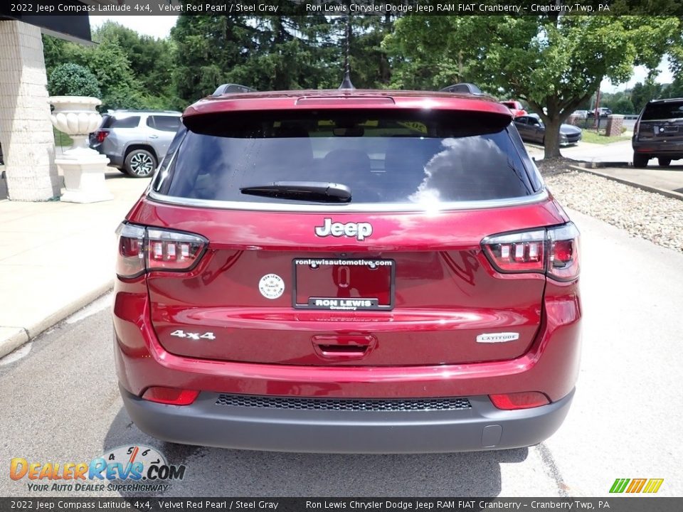 2022 Jeep Compass Latitude 4x4 Velvet Red Pearl / Steel Gray Photo #7