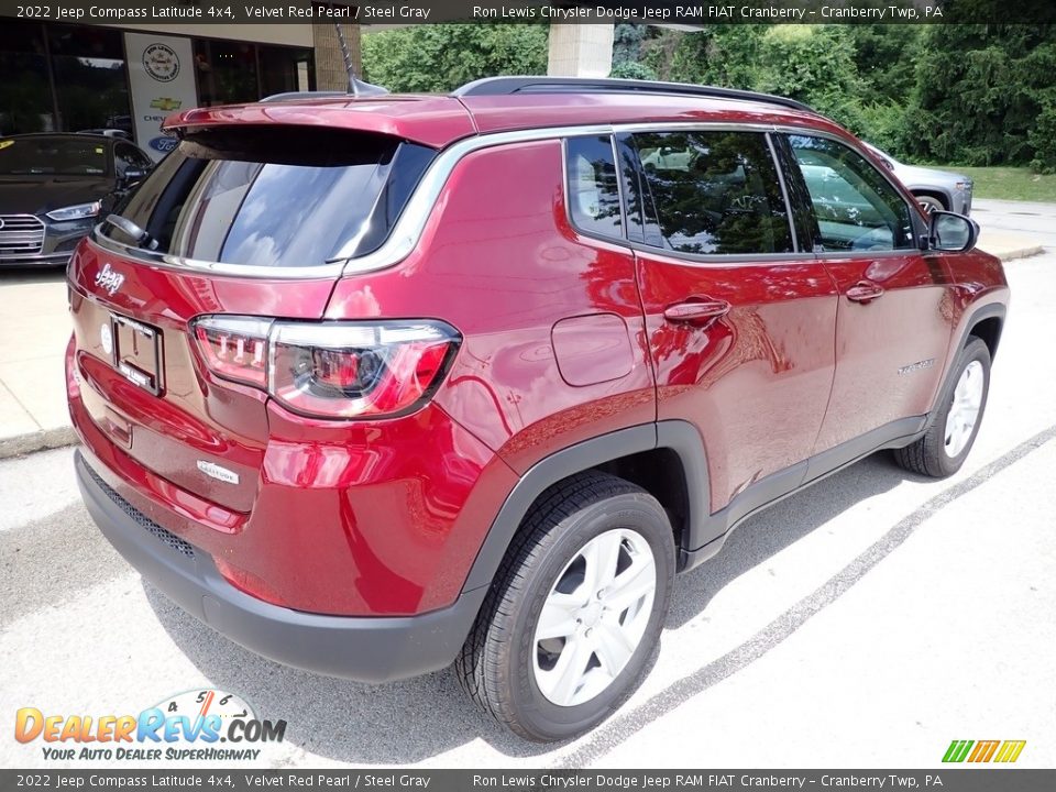 2022 Jeep Compass Latitude 4x4 Velvet Red Pearl / Steel Gray Photo #8