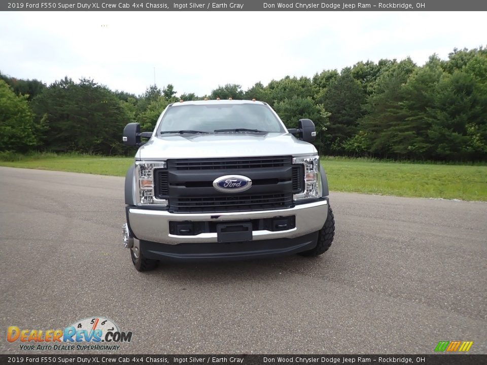 2019 Ford F550 Super Duty XL Crew Cab 4x4 Chassis Ingot Silver / Earth Gray Photo #2