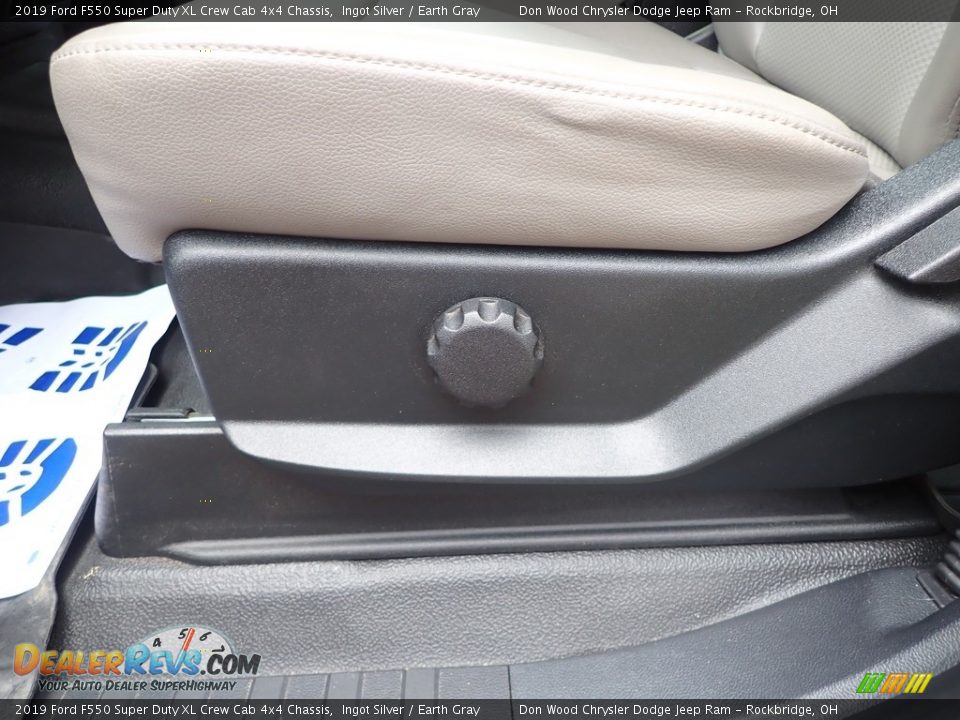 2019 Ford F550 Super Duty XL Crew Cab 4x4 Chassis Ingot Silver / Earth Gray Photo #9