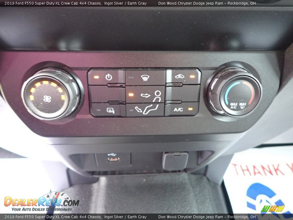 2019 Ford F550 Super Duty XL Crew Cab 4x4 Chassis Ingot Silver / Earth Gray Photo #18