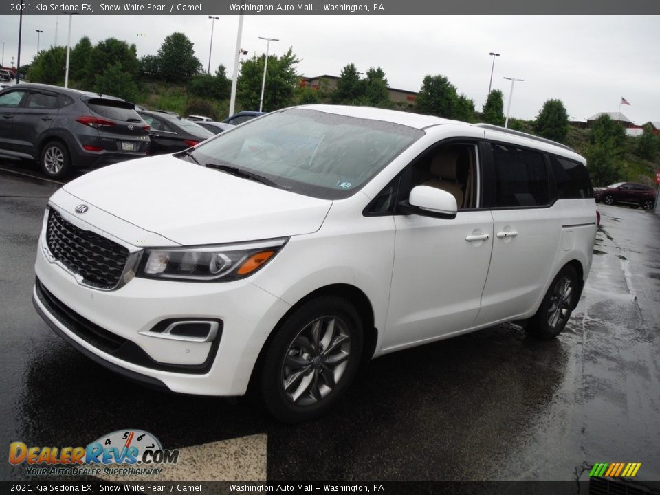 2021 Kia Sedona EX Snow White Pearl / Camel Photo #5