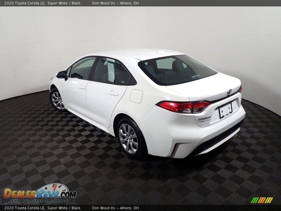 2020 Toyota Corolla LE Super White / Black Photo #12