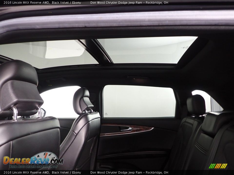 Sunroof of 2016 Lincoln MKX Reserve AWD Photo #27