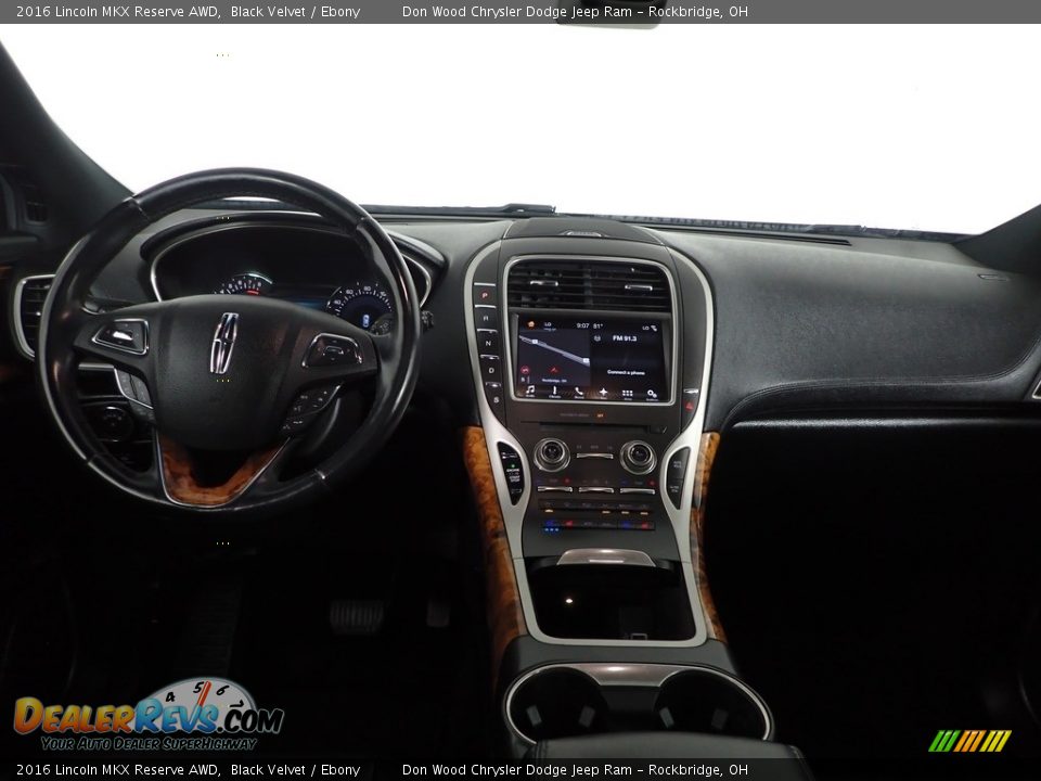 Dashboard of 2016 Lincoln MKX Reserve AWD Photo #29