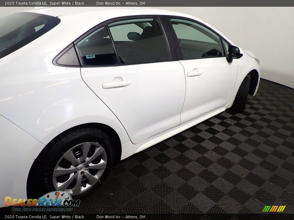 2020 Toyota Corolla LE Super White / Black Photo #19